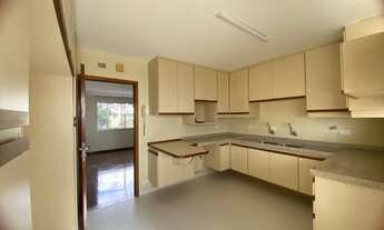 Imagem 7: 4 dormitórios, 1 suítes, 3 banheiro, 2 vagas na garagem, 240M² de Área Construída