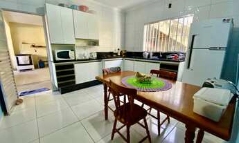 Imagem: 7 dormitórios, 1 suítes, 4 banheiro, 5