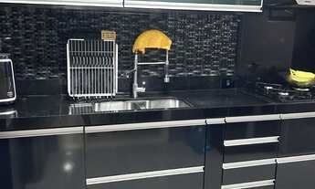 Imagem 2: 3 dormitórios, 1 suítes, 2 banheiro, 2 vagas na garagem, 97M² de Área Construída