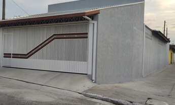 Imagem: 3 dormitórios, 2 banheiro, 3 vagas na garagem