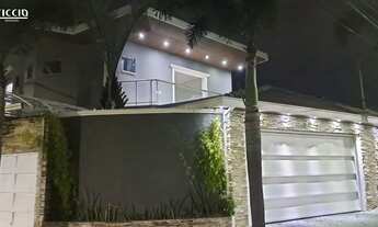 Imagem: 2 banheiro, 3 vagas na garagem, 430M² de