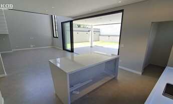 Imagem 5: 3 dormitórios, 3 suíte, 5 banheiro, 3 vagas na garagem, 300M² de Área Construída