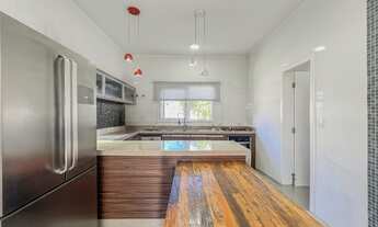 Imagem 7: 3 dormitórios, 3 suíte, 5 banheiro, 4 vagas na garagem, 260M² de Área Construída