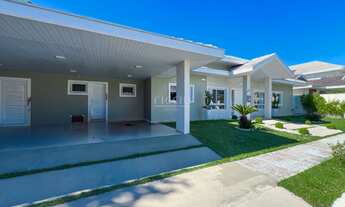 Imagem 2: 3 dormitórios, 3 suíte, 5 banheiro, 4 vagas na garagem, 260M² de Área Construída