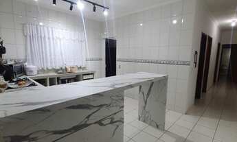 Imagem 7: 3 dormitórios, 1 suítes, 2 banheiro, 2 vagas na garagem, 125M² de Área Construída