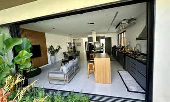 Imagem 5: 4 dormitórios, 4 suíte, 5 banheiro, 4 vagas na garagem, 322M² de Área Construída