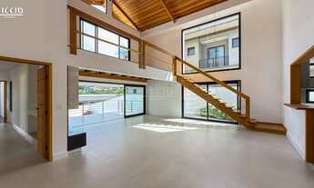 Imagem 2: 3 dormitórios, 3 suíte, 5 banheiro, 4 vagas na garagem, 295M² de Área Construída