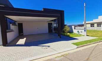 Imagem 2: 3 dormitórios, 1 suítes, 3 banheiro, 3 vagas na garagem, 158M² de Área Construída