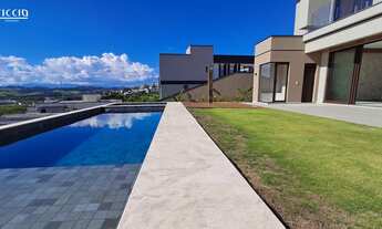 Imagem 4: 4 dormitórios, 4 suíte, 6 banheiro, 3 vagas na garagem, 330M² de Área Construída