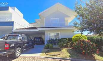 Imagem 2: 3 dormitórios, 3 suíte, 6 banheiro, 2 vagas na garagem, 305M² de Área Construída