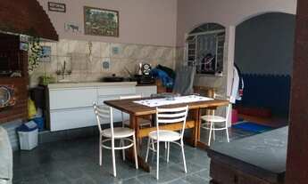 Imagem 4: 3 dormitórios, 2 suíte, 3 banheiro, 3 vagas na garagem, 200M² de Área Construída