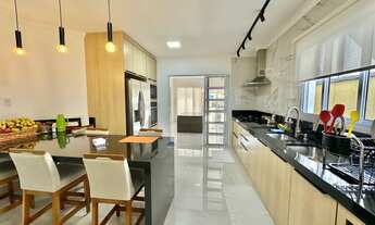 Imagem: 4 dormitórios, 4 suíte, 6 banheiro, 3