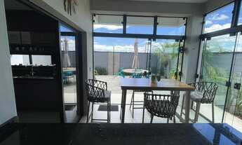 Imagem 2: 4 dormitórios na Rua Milton Arruda Fernades