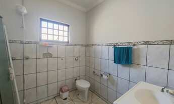 Imagem 7: 4 dormitórios, 1 suítes, 2 banheiro, 2 vagas na garagem, 240M² de Área Construída