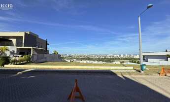 Imagem: 920M² de Área Construída, 920M² de Área