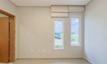 Imagem 7: 3 dormitórios, 3 suíte, 5 banheiro, 4 vagas na garagem, 292M² de Área Construída