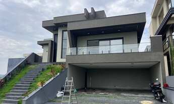 Imagem 4: 3 dormitórios, 3 suíte, 5 banheiro, 6 vagas na garagem, 320M² de Área Construída