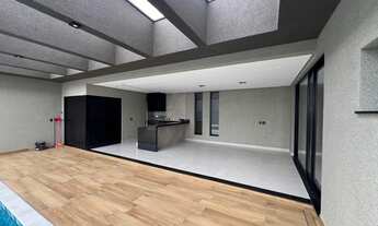 Imagem 5: 3 dormitórios, 3 suíte, 5 banheiro, 6 vagas na garagem, 320M² de Área Construída