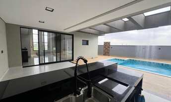 Imagem 6: 3 dormitórios, 3 suíte, 5 banheiro, 6 vagas na garagem, 320M² de Área Construída