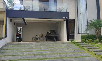 Imagem 2: 3 dormitórios, 3 suíte, 5 banheiro, 2 vagas na garagem, 272M² de Área Construída