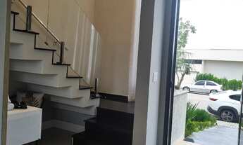 Imagem 4: 3 dormitórios, 3 suíte, 5 banheiro, 2 vagas na garagem, 272M² de Área Construída