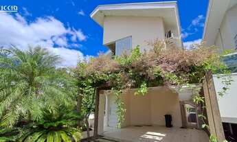 Imagem 2: 3 dormitórios, 1 suítes, 4 banheiro, 4 vagas na garagem, 228M² de Área Construída