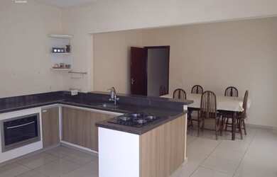 Imagem 5: 4 dormitórios, 1 suítes, 4 banheiro, 2 vagas na garagem, 165M² de Área Construída