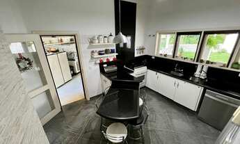 Imagem 7: 5 dormitórios, 5 suíte, 6 banheiro, 4 vagas na garagem, 431M² de Área Construída