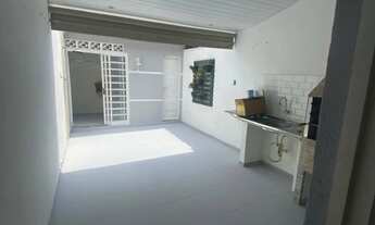 Imagem 4: 2 dormitórios, 2 banheiro, 2 vagas na garagem, 80M² de Área Construída, 127M² de Área Tota