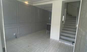 Imagem 2: 2 dormitórios, 2 banheiro, 2 vagas na garagem, 80M² de Área Construída, 127M² de Área Tota