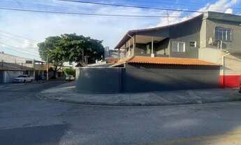 Imagem 3: 3 dormitórios, 2 banheiro, 4 vagas na garagem, 159M² de Área Construída, 139M² de Área Tot