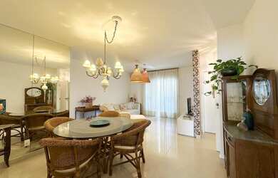 Imagem 2: 3 dormitórios, 2 suíte, 3 banheiro, 2 vagas na garagem, 105M² de Área Construída