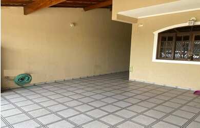 Imagem 3: 3 dormitórios, 1 suítes, 2 banheiro, 2 vagas na garagem, 123M² de Área Construída