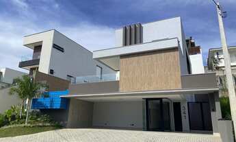 Imagem: 4 dormitórios, 4 suíte, 6 banheiro, 3