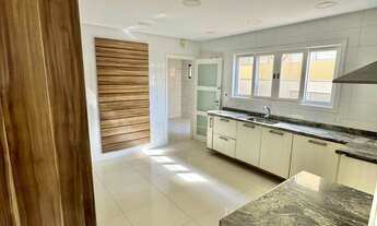 Imagem 7: 4 dormitórios, 1 suítes, 4 banheiro, 3 vagas na garagem, 300M² de Área Construída