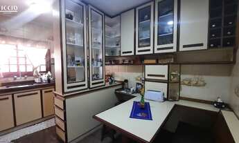 Imagem 4: 4 dormitórios, 3 suíte, 5 banheiro, 2 vagas na garagem, 260M² de Área Construída