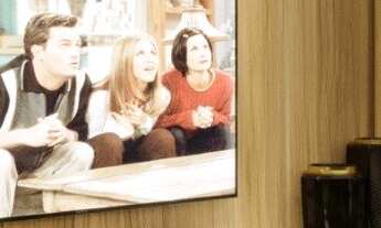 Imagem 2: 2 dormitórios, 1 suítes, 2 banheiro, 1 vaga na garagem, 61M² de Área Construída