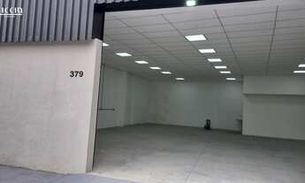 Imagem: 2 banheiro, 3 vagas na garagem, 200M² de