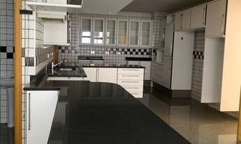 Imagem 2: 3 dormitórios, 1 suítes, 3 banheiro, 2 vagas na garagem, 175M² de Área Construída