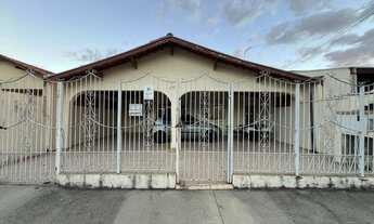 Imagem: 4 dormitórios, 1 suítes, 3 banheiro, 4