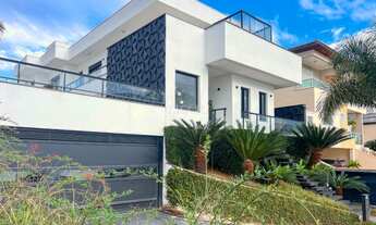 Imagem 3: 4 dormitórios, 4 suíte, 6 banheiro, 2 vagas na garagem, 330M² de Área Construída