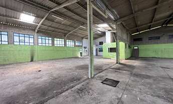 Imagem: 2 banheiro, 250 vagas na garagem, 654M²