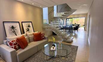 Imagem 3: 4 dormitórios, 4 suíte, 5 banheiro, 2 vagas na garagem, 284M² de Área Construída