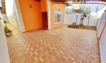 Imagem: 4 dormitórios, 1 suítes, 3 banheiro, 3