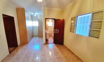 Imagem 7: 4 dormitórios, 1 suítes, 3 banheiro, 3 vagas na garagem, 256M² de Área Construída