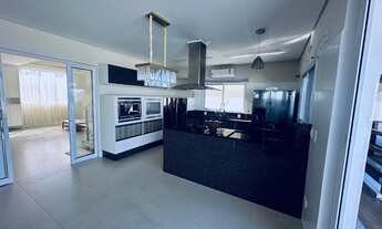 Imagem 5: 4 dormitórios, 3 suíte, 6 banheiro, 2 vagas na garagem, 360M² de Área Construída