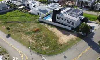 Imagem: 667M² de Área Construída, 667M² de Área