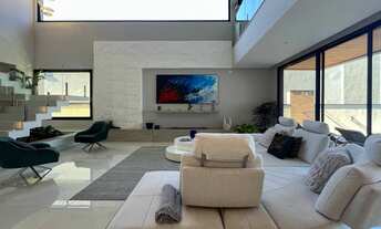 Imagem: 4 dormitórios, 4 suíte, 6 banheiro, 4