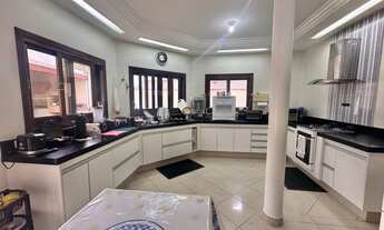 Imagem 6: 3 dormitórios, 3 suíte, 4 banheiro, 4 vagas na garagem, 300M² de Área Construída