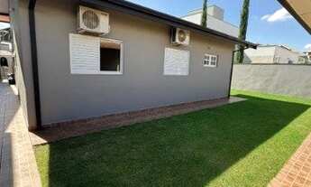 Imagem 2: 4 dormitórios, 1 suítes, 4 banheiro, 4 vagas na garagem, 177M² de Área Construída